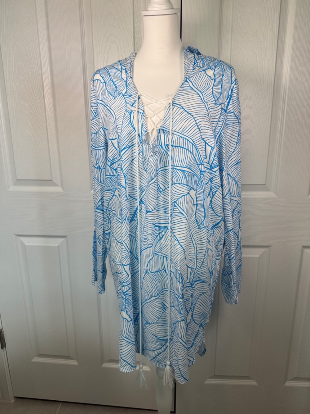 Anthropologie Charlie Holiday Coco Tropical Beach Cover Up
Dress Cover-Up Tunic - Picture 2 of 7